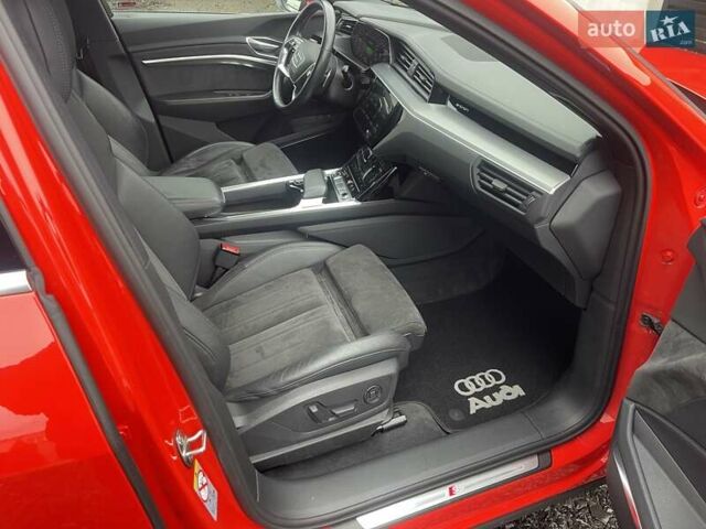 Червоний Ауді E-Tron, об'ємом двигуна 0 л та пробігом 68 тис. км за 33600 $, фото 17 на Automoto.ua