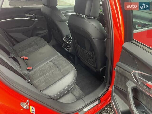 Червоний Ауді E-Tron, об'ємом двигуна 0 л та пробігом 68 тис. км за 33600 $, фото 19 на Automoto.ua
