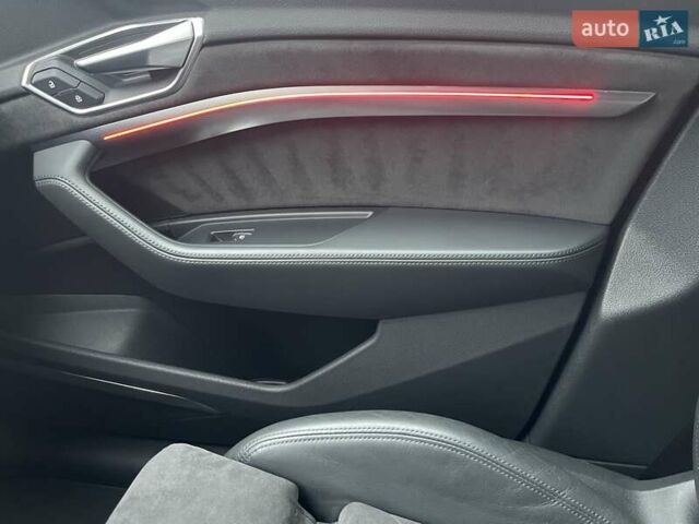 Червоний Ауді E-Tron, об'ємом двигуна 0 л та пробігом 68 тис. км за 33600 $, фото 24 на Automoto.ua