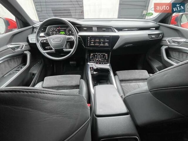 Червоний Ауді E-Tron, об'ємом двигуна 0 л та пробігом 68 тис. км за 33600 $, фото 20 на Automoto.ua