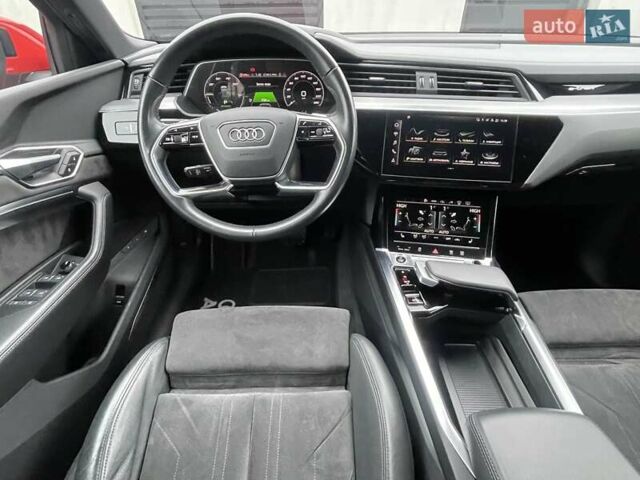 Червоний Ауді E-Tron, об'ємом двигуна 0 л та пробігом 68 тис. км за 33600 $, фото 21 на Automoto.ua