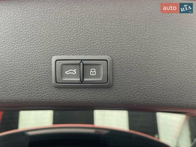Червоний Ауді E-Tron, об'ємом двигуна 0 л та пробігом 68 тис. км за 33600 $, фото 9 на Automoto.ua
