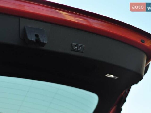 Красный Ауди E-Tron, объемом двигателя 0 л и пробегом 44 тыс. км за 32000 $, фото 33 на Automoto.ua