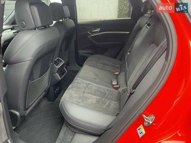 Червоний Ауді E-Tron, об'ємом двигуна 0 л та пробігом 68 тис. км за 33600 $, фото 14 на Automoto.ua