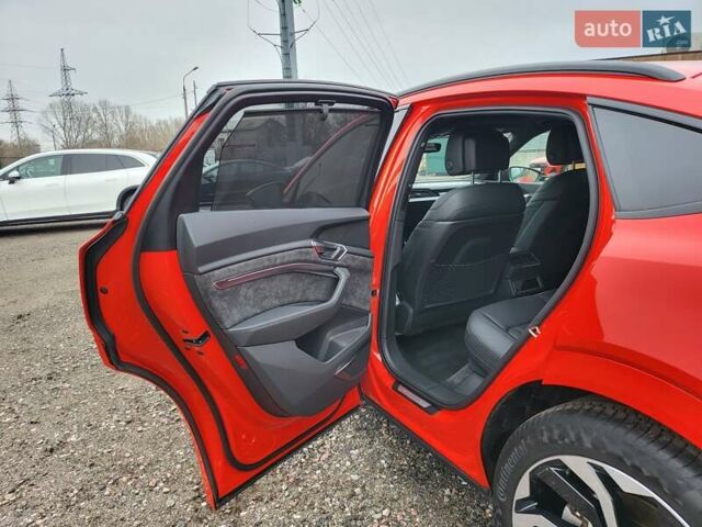 Червоний Ауді E-Tron, об'ємом двигуна 0 л та пробігом 51 тис. км за 46888 $, фото 54 на Automoto.ua