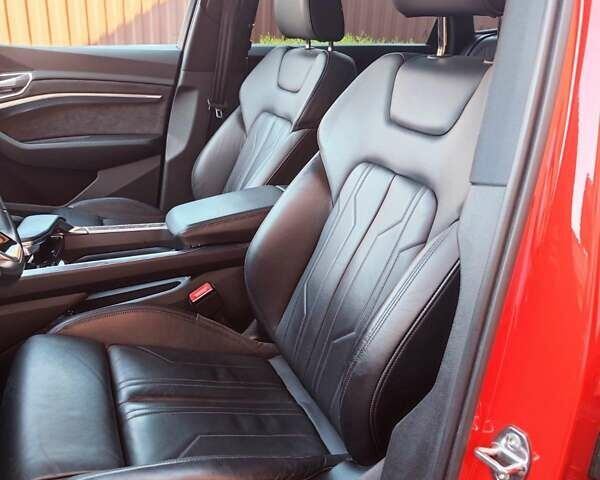 Красный Ауди E-Tron, объемом двигателя 0 л и пробегом 44 тыс. км за 32000 $, фото 22 на Automoto.ua