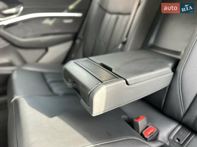 Красный Ауди E-Tron, объемом двигателя 0 л и пробегом 36 тыс. км за 48499 $, фото 79 на Automoto.ua