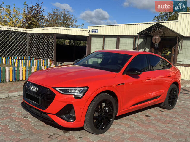 Красный Ауди E-Tron, объемом двигателя 0 л и пробегом 37 тыс. км за 53000 $, фото 1 на Automoto.ua