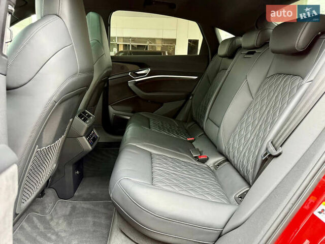 Красный Ауди E-Tron, объемом двигателя 0 л и пробегом 37 тыс. км за 49500 $, фото 45 на Automoto.ua