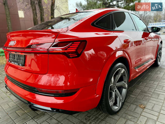 Красный Ауди E-Tron, объемом двигателя 0 л и пробегом 37 тыс. км за 49500 $, фото 12 на Automoto.ua
