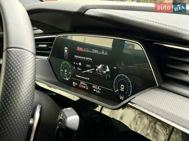 Красный Ауди E-Tron, объемом двигателя 0 л и пробегом 37 тыс. км за 49500 $, фото 65 на Automoto.ua