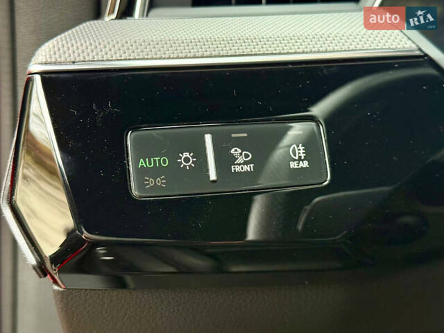 Красный Ауди E-Tron, объемом двигателя 0 л и пробегом 37 тыс. км за 49500 $, фото 38 на Automoto.ua