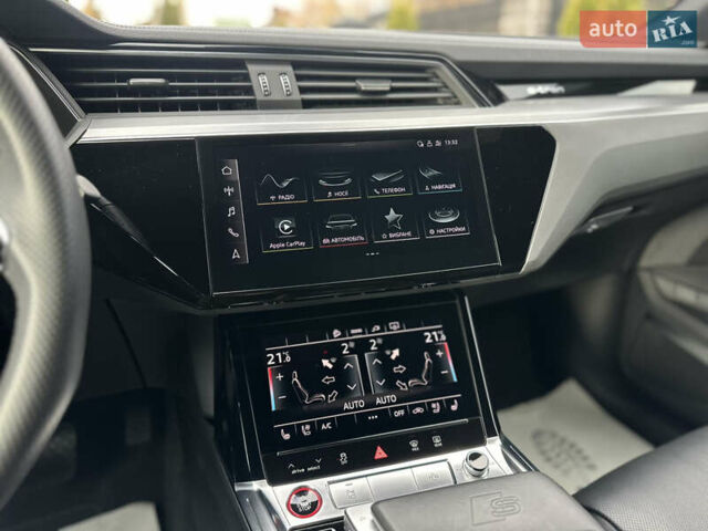 Красный Ауди E-Tron, объемом двигателя 0 л и пробегом 36 тыс. км за 48499 $, фото 61 на Automoto.ua