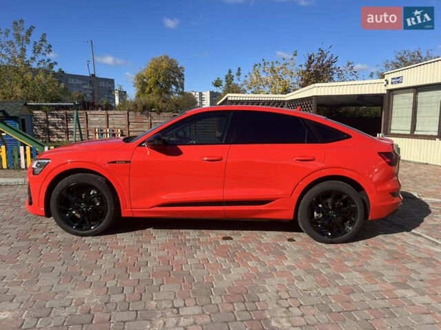 Красный Ауди E-Tron, объемом двигателя 0 л и пробегом 37 тыс. км за 53000 $, фото 2 на Automoto.ua
