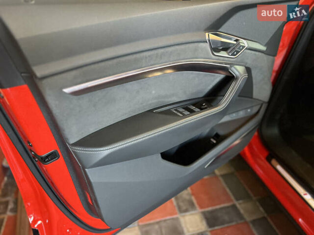 Красный Ауди E-Tron, объемом двигателя 0 л и пробегом 37 тыс. км за 53000 $, фото 5 на Automoto.ua