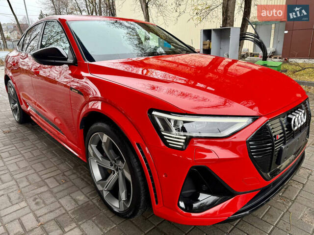Красный Ауди E-Tron, объемом двигателя 0 л и пробегом 37 тыс. км за 49500 $, фото 10 на Automoto.ua