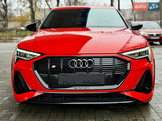 Красный Ауди E-Tron, объемом двигателя 0 л и пробегом 37 тыс. км за 49500 $, фото 24 на Automoto.ua