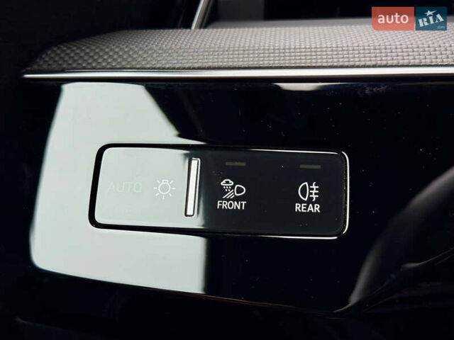 Красный Ауди E-Tron, объемом двигателя 0 л и пробегом 37 тыс. км за 49500 $, фото 92 на Automoto.ua