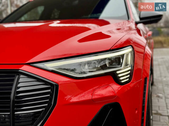 Красный Ауди E-Tron, объемом двигателя 0 л и пробегом 37 тыс. км за 49500 $, фото 8 на Automoto.ua