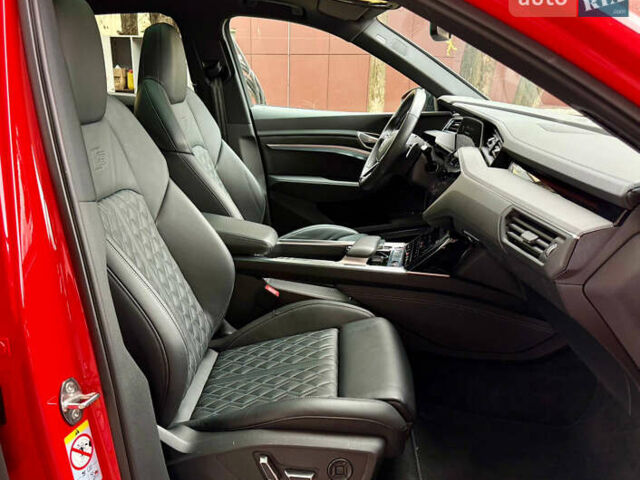 Красный Ауди E-Tron, объемом двигателя 0 л и пробегом 37 тыс. км за 49500 $, фото 62 на Automoto.ua