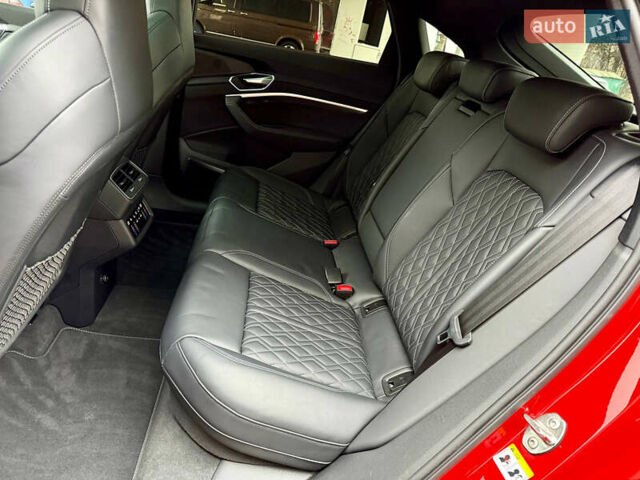 Красный Ауди E-Tron, объемом двигателя 0 л и пробегом 37 тыс. км за 49500 $, фото 46 на Automoto.ua