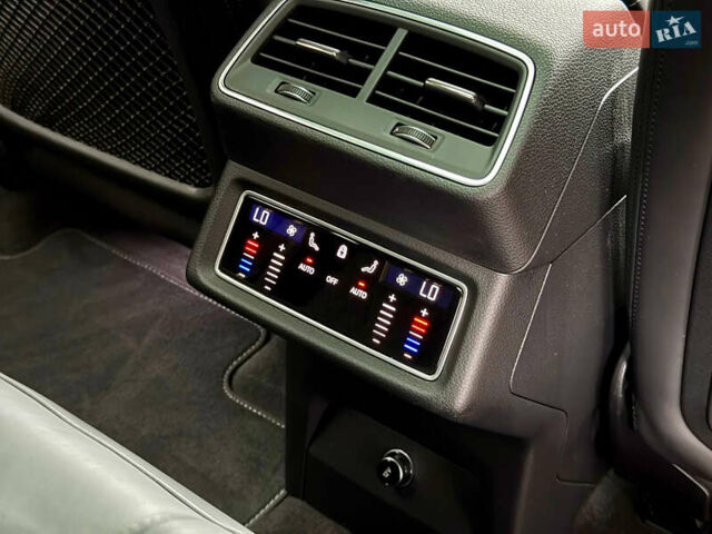 Красный Ауди E-Tron, объемом двигателя 0 л и пробегом 37 тыс. км за 49500 $, фото 59 на Automoto.ua