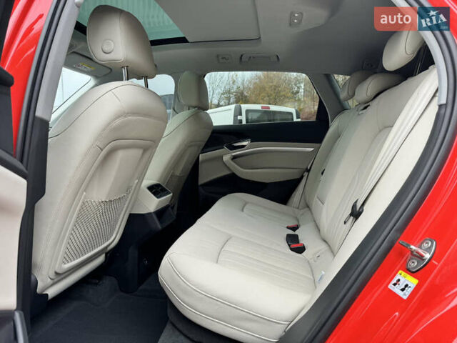 Красный Ауди E-Tron, объемом двигателя 0 л и пробегом 59 тыс. км за 37900 $, фото 28 на Automoto.ua