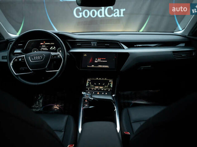 Червоний Ауді E-Tron, об'ємом двигуна 0 л та пробігом 175 тис. км за 28400 $, фото 79 на Automoto.ua