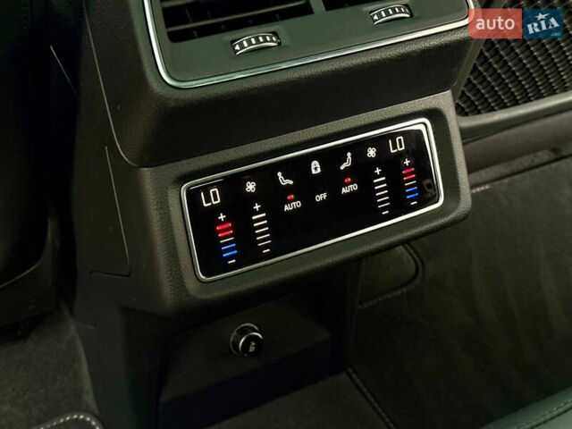 Красный Ауди E-Tron, объемом двигателя 0 л и пробегом 37 тыс. км за 49500 $, фото 43 на Automoto.ua