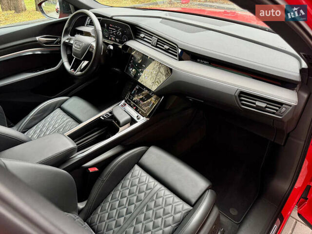 Красный Ауди E-Tron, объемом двигателя 0 л и пробегом 37 тыс. км за 49500 $, фото 70 на Automoto.ua