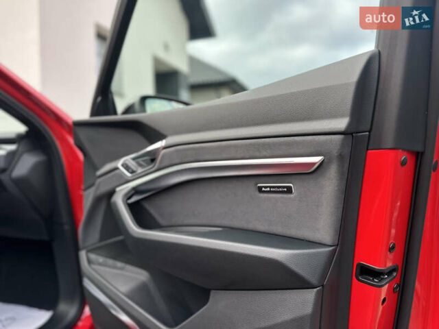 Красный Ауди E-Tron, объемом двигателя 0 л и пробегом 36 тыс. км за 48499 $, фото 89 на Automoto.ua