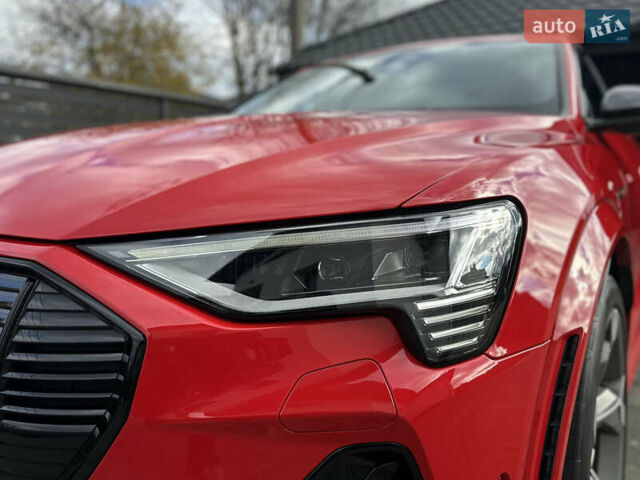 Ауди E-Tron 2022 в Луцке на Automoto.ua Красный Ауди E-Tron, объемом двигателя 0 л и пробегом 36 тыс. км за 48499 $, фото 32 на Automoto.ua