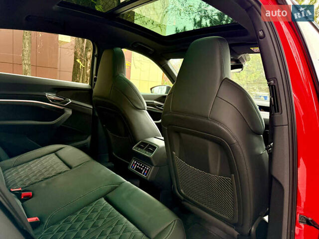 Красный Ауди E-Tron, объемом двигателя 0 л и пробегом 37 тыс. км за 49500 $, фото 58 на Automoto.ua