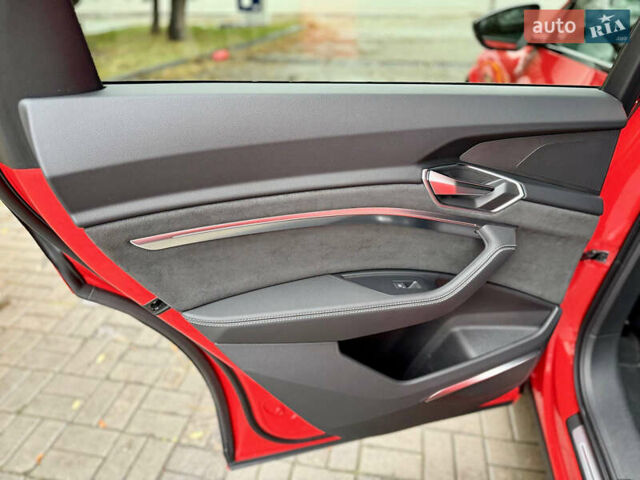 Красный Ауди E-Tron, объемом двигателя 0 л и пробегом 37 тыс. км за 49500 $, фото 44 на Automoto.ua