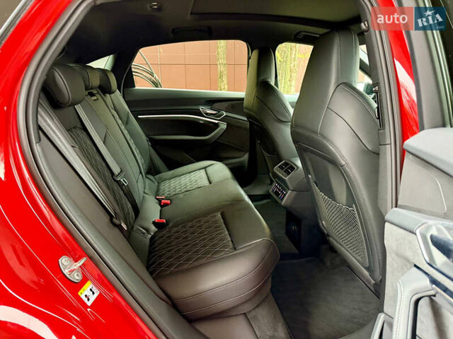 Красный Ауди E-Tron, объемом двигателя 0 л и пробегом 37 тыс. км за 49500 $, фото 55 на Automoto.ua