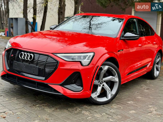 Красный Ауди E-Tron, объемом двигателя 0 л и пробегом 37 тыс. км за 49500 $, фото 1 на Automoto.ua