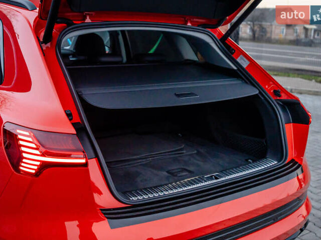 Червоний Ауді E-Tron, об'ємом двигуна 0 л та пробігом 175 тис. км за 28400 $, фото 56 на Automoto.ua