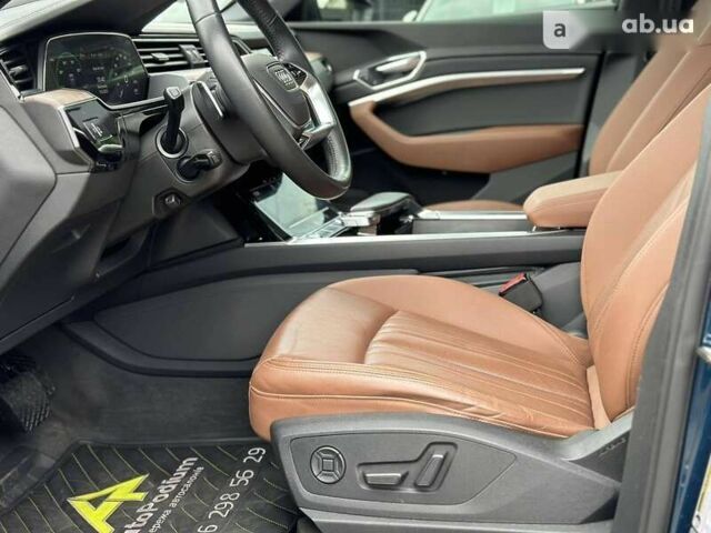 Ауди E-Tron, объемом двигателя 0 л и пробегом 48 тыс. км за 55900 $, фото 22 на Automoto.ua