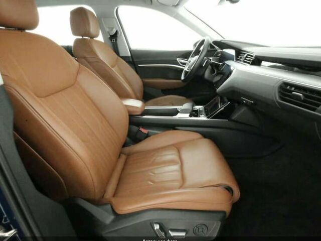 Ауді E-Tron, об'ємом двигуна 0 л та пробігом 82 тис. км за 47900 $, фото 4 на Automoto.ua