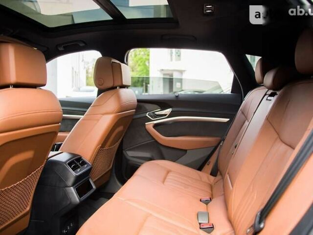 Ауди E-Tron, объемом двигателя 0 л и пробегом 13 тыс. км за 62500 $, фото 13 на Automoto.ua