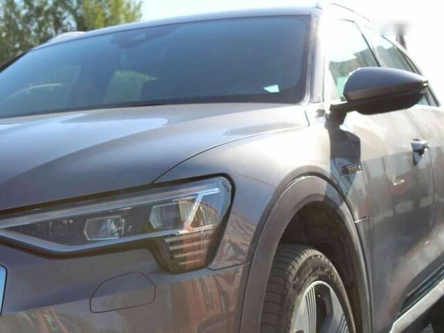Ауди E-Tron, объемом двигателя 0 л и пробегом 54 тыс. км за 38000 $, фото 7 на Automoto.ua