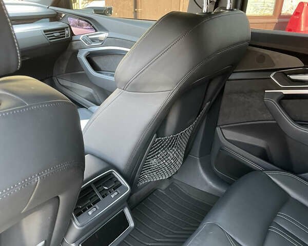Ауди E-Tron, объемом двигателя 0 л и пробегом 111 тыс. км за 33999 $, фото 10 на Automoto.ua