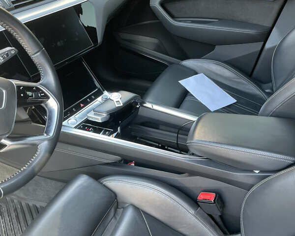 Ауди E-Tron, объемом двигателя 0 л и пробегом 111 тыс. км за 33999 $, фото 12 на Automoto.ua