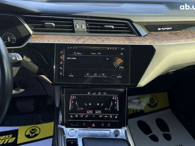 Ауди E-Tron, объемом двигателя 0 л и пробегом 64 тыс. км за 33990 $, фото 24 на Automoto.ua