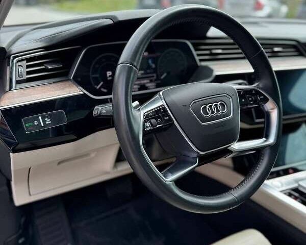 Ауди E-Tron, объемом двигателя 0 л и пробегом 61 тыс. км за 33700 $, фото 16 на Automoto.ua