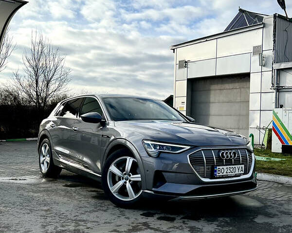 Ауди E-Tron, объемом двигателя 0 л и пробегом 67 тыс. км за 34999 $, фото 11 на Automoto.ua