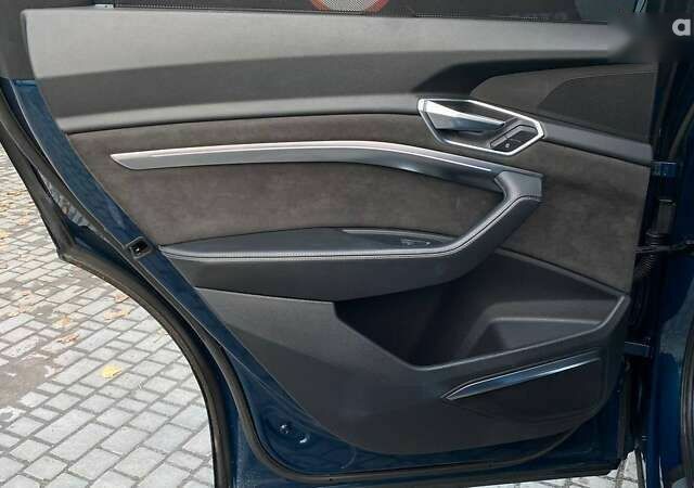 Ауди E-Tron, объемом двигателя 0 л и пробегом 109 тыс. км за 30800 $, фото 29 на Automoto.ua