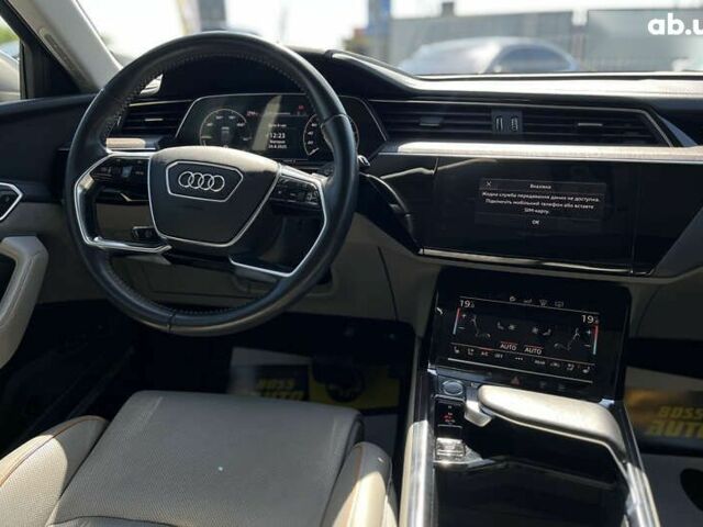 Ауди E-Tron, объемом двигателя 0 л и пробегом 165 тыс. км за 29800 $, фото 9 на Automoto.ua