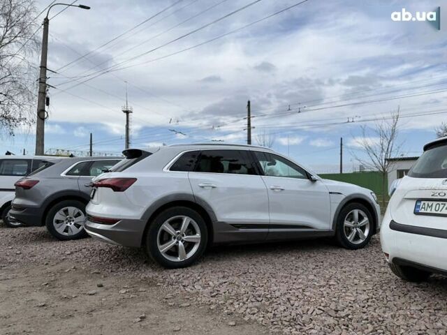 Ауди E-Tron, объемом двигателя 0 л и пробегом 109 тыс. км за 29888 $, фото 6 на Automoto.ua