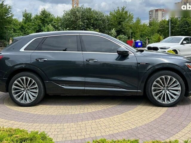 Ауди E-Tron, объемом двигателя 0 л и пробегом 94 тыс. км за 30590 $, фото 7 на Automoto.ua